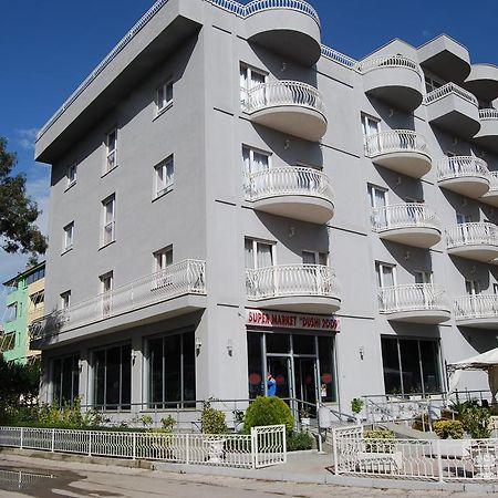 Hotel Marika Golem  Bagian luar foto