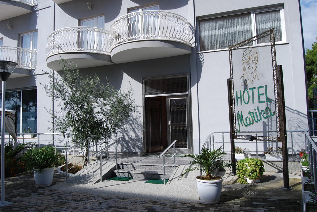 Hotel Marika Golem  Bagian luar foto