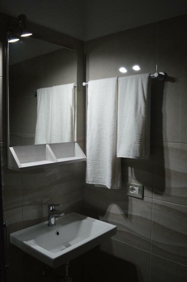 Hotel Marika Golem  Bagian luar foto