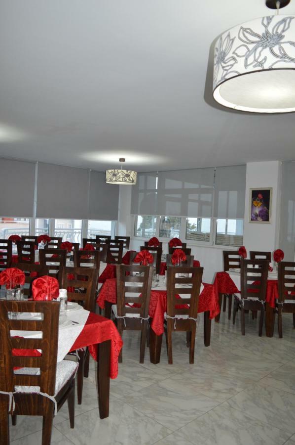Hotel Marika Golem  Bagian luar foto