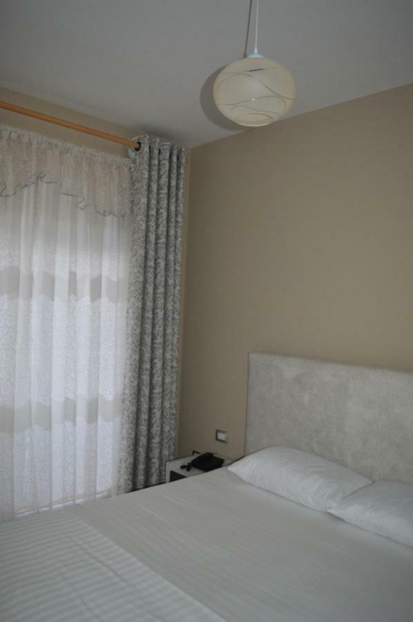 Hotel Marika Golem  Bagian luar foto